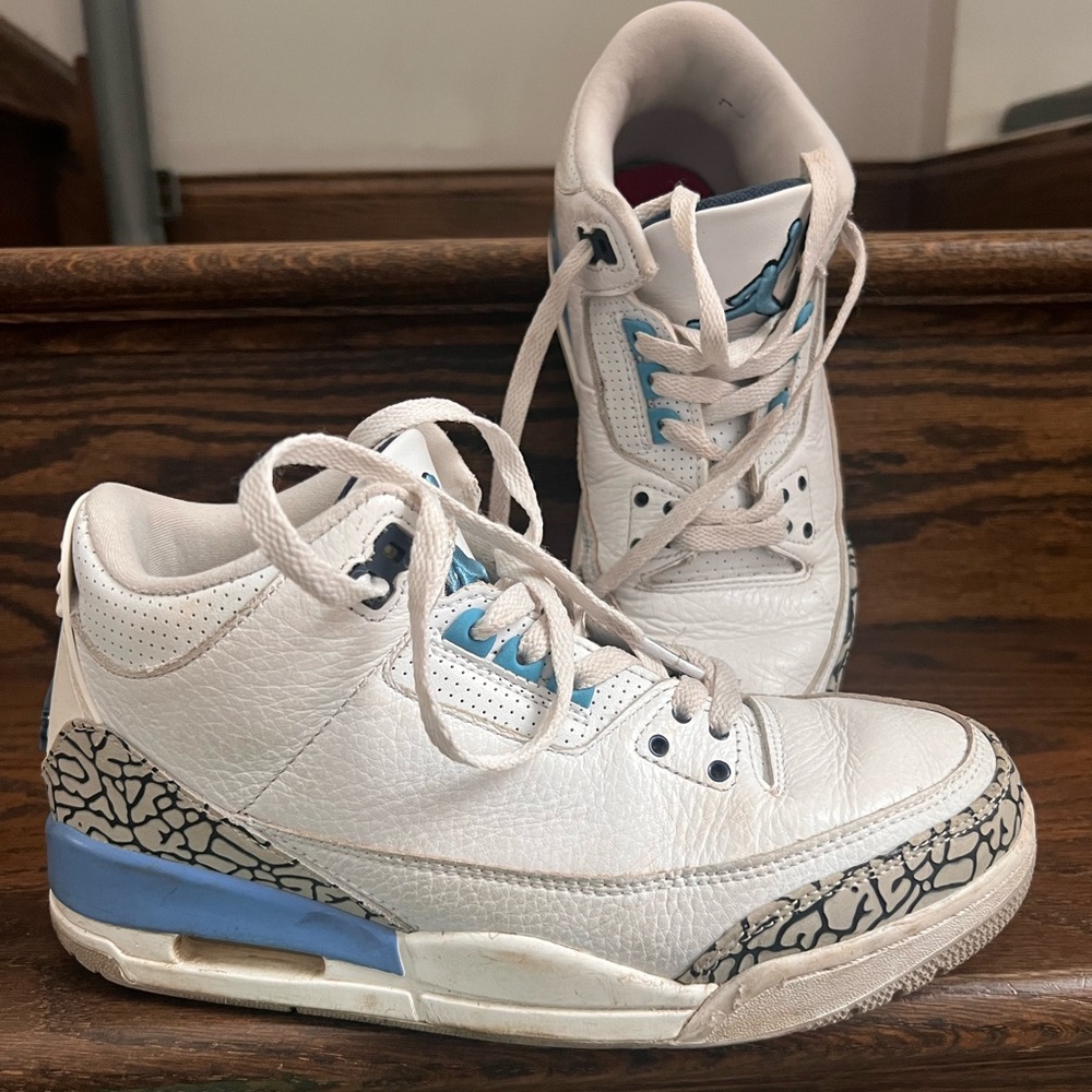 NIKE AIR JORDAN RETRO 3 UNC, SIZE 6.5Y blue